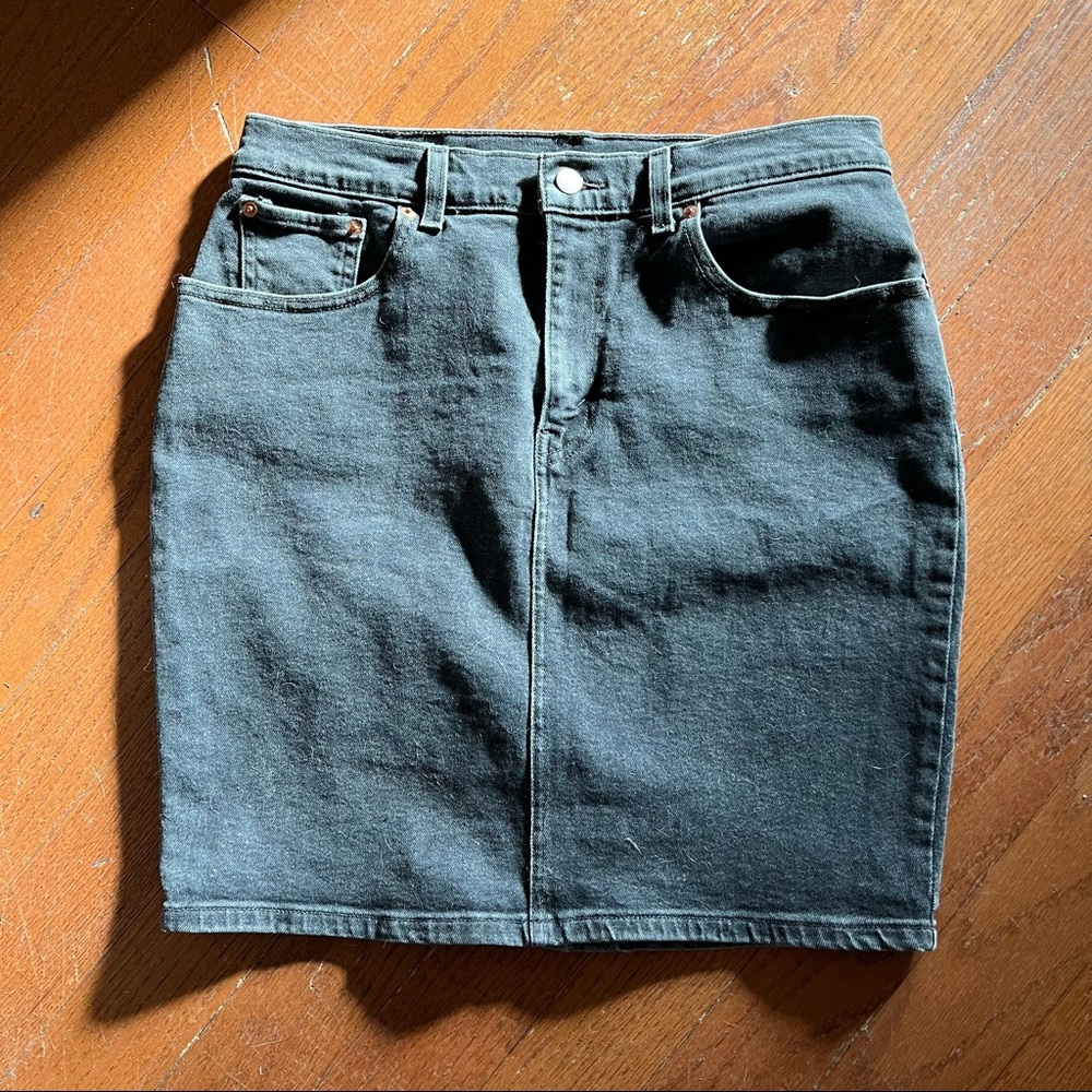 Levi’s denim stretch skirt SZ 31
